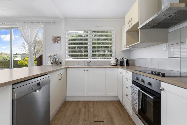 Photo of property in 2/45 Riverside Road, Orewa, 0931