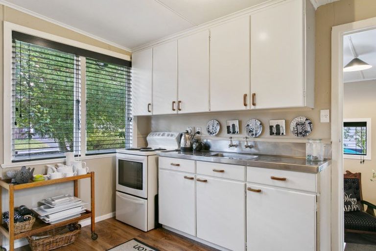 Photo of property in 43 Chesham Avenue, Waipahihi, Taupo, 3330