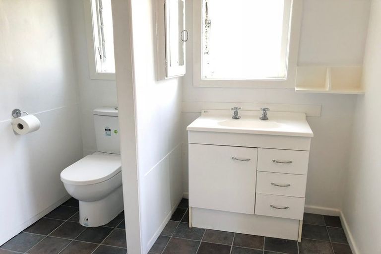 Photo of property in 2/12 Strong Street, St Johns, Auckland, 1072