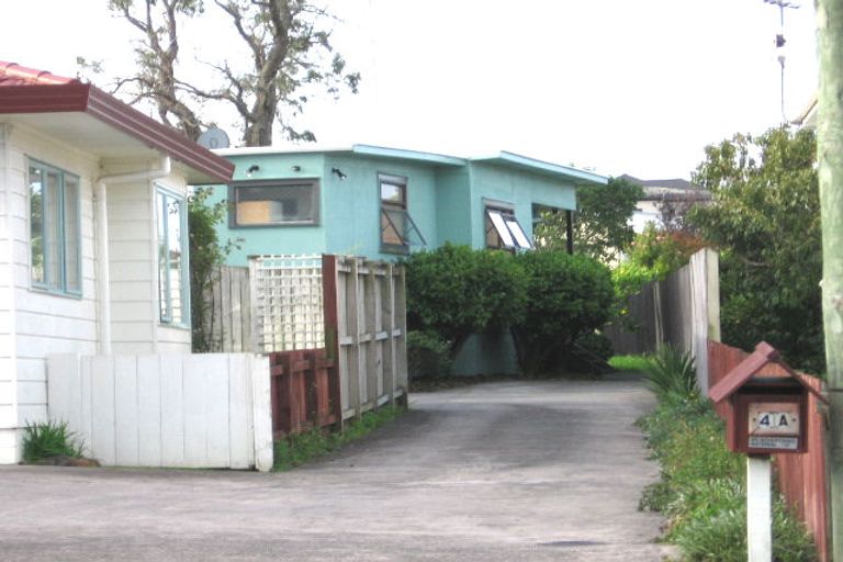 Photo of property in 4 Tiroroa Avenue, Te Atatu South, Auckland, 0610