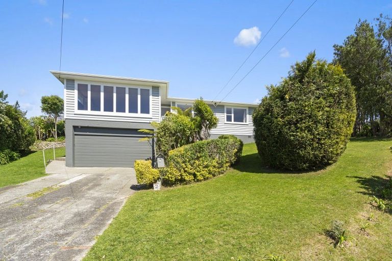 Photo of property in 2 Mascot Street, Tawa, Wellington, 5028