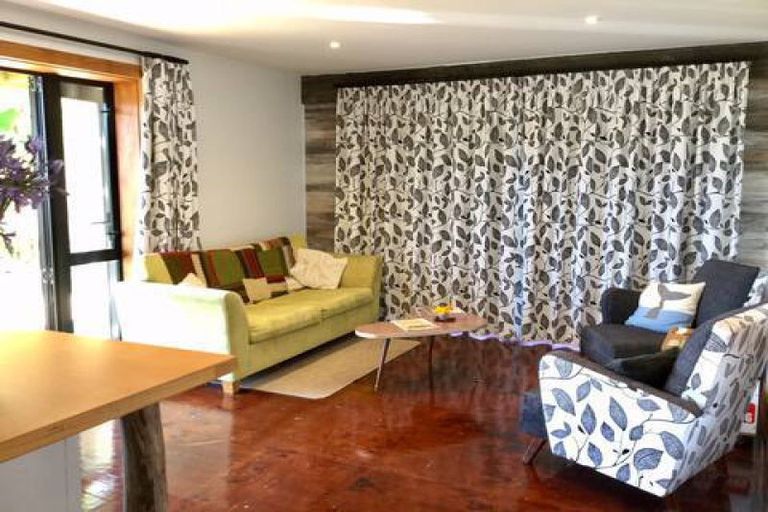 Photo of property in 61 Lorenzen Bay Road, Raglan, 3225