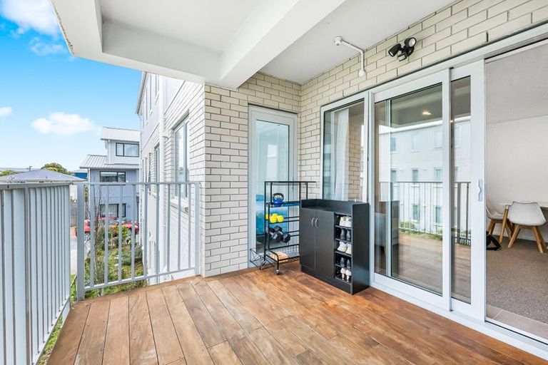 Photo of property in 105/28b Eileen Newey Place, Henderson, Auckland, 0612