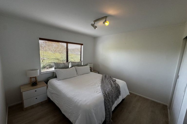 Photo of property in 1/41 Radiata Lane, Chatswood, Auckland, 0626