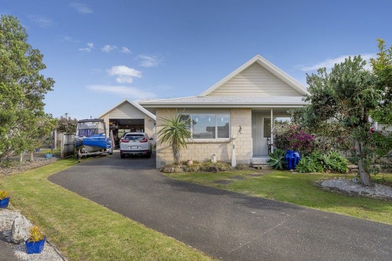 Photo of property in 19 Carina Way, Whitianga, 3510