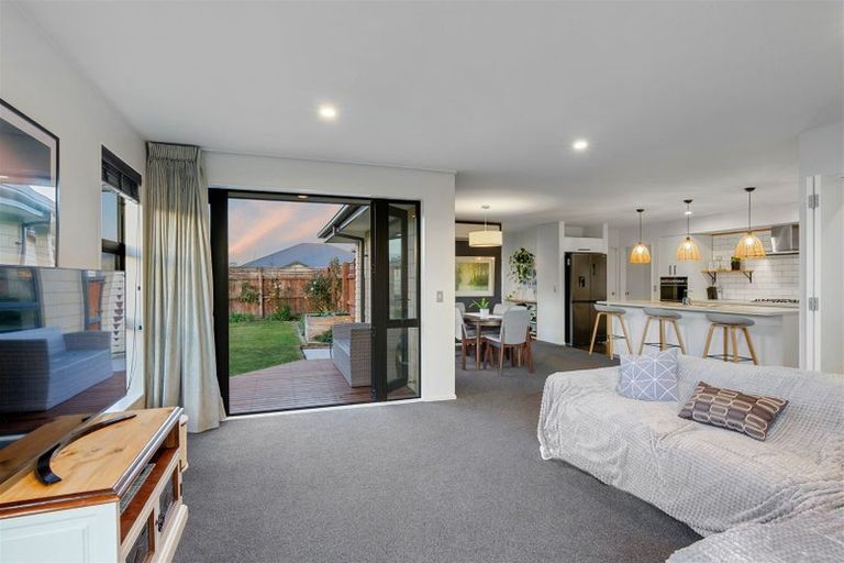 Photo of property in 9 Lancewood Way, Rangiora, 7400