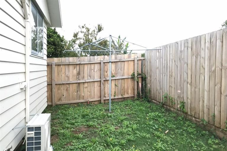 Photo of property in 9 Forbury Place, Mangere, Auckland, 2022