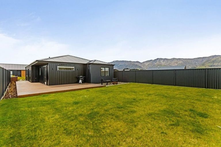 Photo of property in 133 Burdon Loop, Lake Hawea, 9382