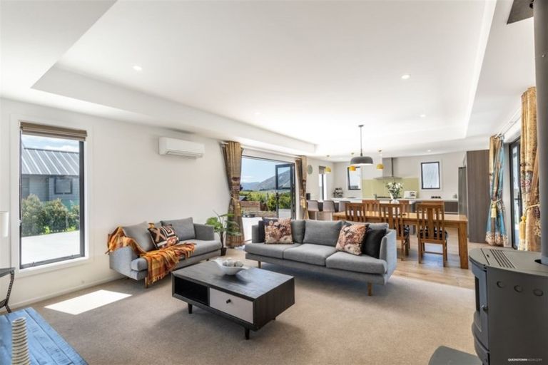 Photo of property in 2 Batsford Lane, Lower Shotover, Queenstown, 9371