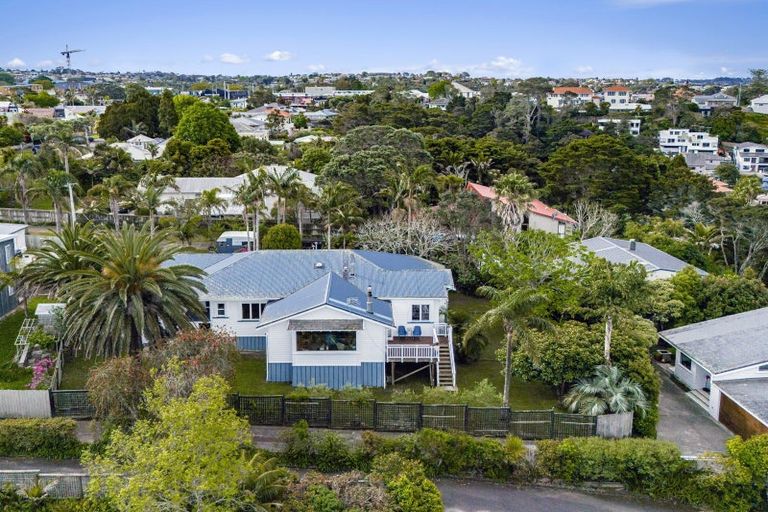 Photo of property in 34 Seaview Avenue, Northcote, Auckland, 0627