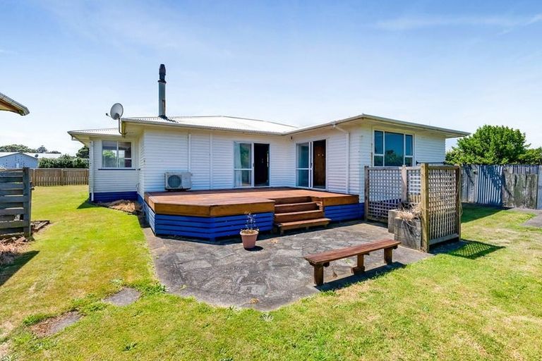 Photo of property in 32 Dieffenbach Street, Opunake, 4616