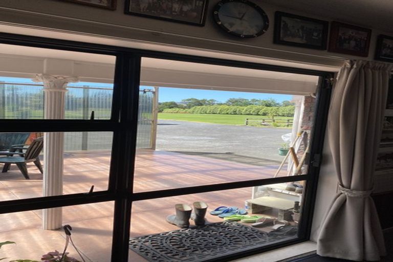 Photo of property in 613 Great South Road, Runciman, Drury, 2578