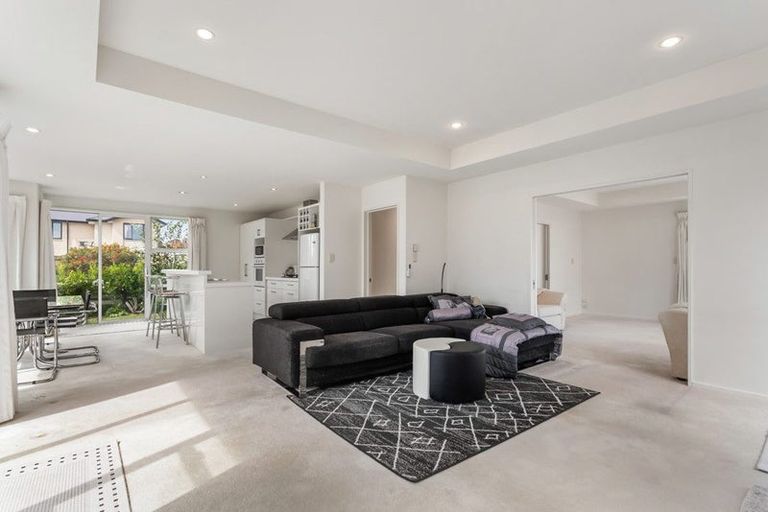 Photo of property in 2 Glen Oaks Drive, Northwood, Christchurch, 8051