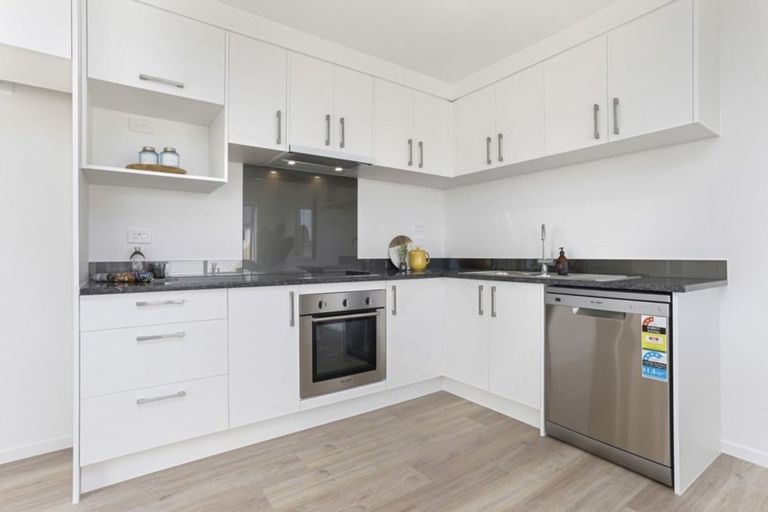 Photo of property in 124 Joseph Street, Flat Bush, Auckland, 2019
