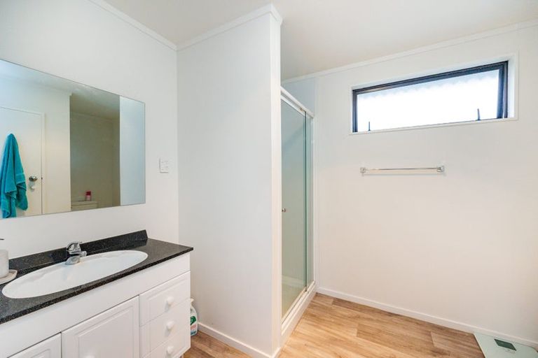 Photo of property in 7 Hillgrove Place, Fitzherbert, Palmerston North, 4410