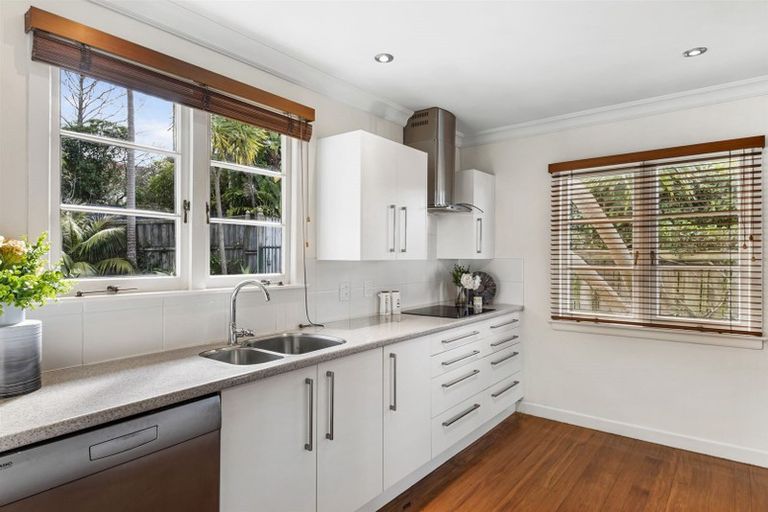 Photo of property in 1/25 Wolsley Avenue, Milford, Auckland, 0620