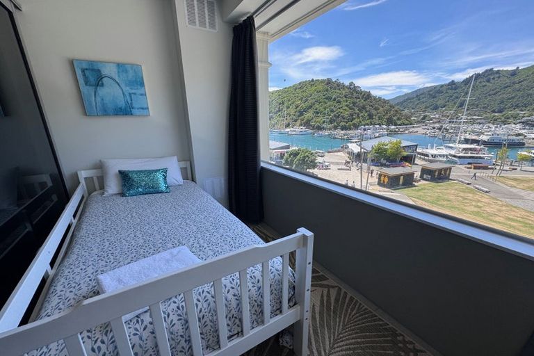 Photo of property in Oxleys Rock Apartments, 401/6 London Quay, Picton, 7220