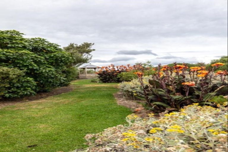 Photo of property in 52 Harakeke Road, Te Horo, Otaki, 5581
