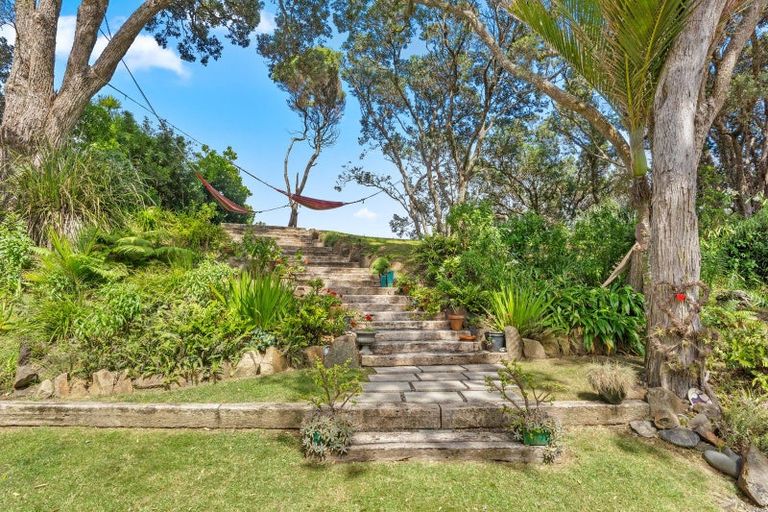 Photo of property in 296 Motutara Road, Muriwai, Waimauku, 0881
