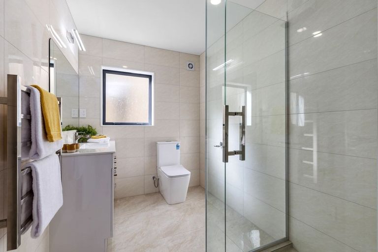 Photo of property in 16a Dalmeny Close, Murrays Bay, Auckland, 0630