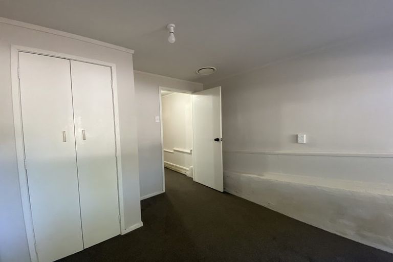 Photo of property in 70 Eskdale Road, Birkdale, Auckland, 0626