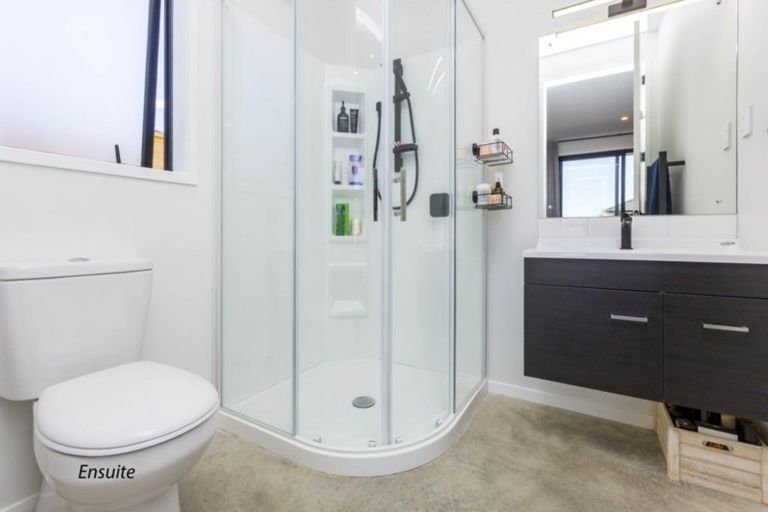 Photo of property in 17 Hopkirk Avenue, Wallaceville, Upper Hutt, 5018