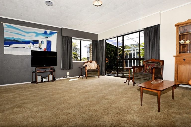 Photo of property in 1/47 Savoy Road, Glen Eden, Auckland, 0602