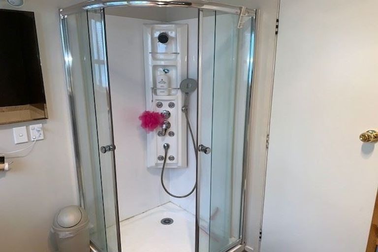 Photo of property in 25 Kensington Place, Fairfield, Hamilton, 3214