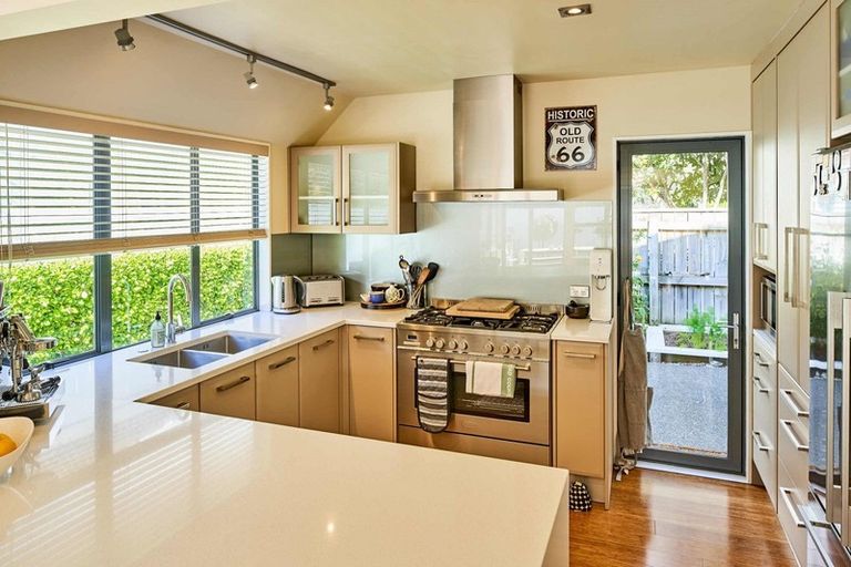 Photo of property in 1 Manuka Avenue, Woburn, Lower Hutt, 5010