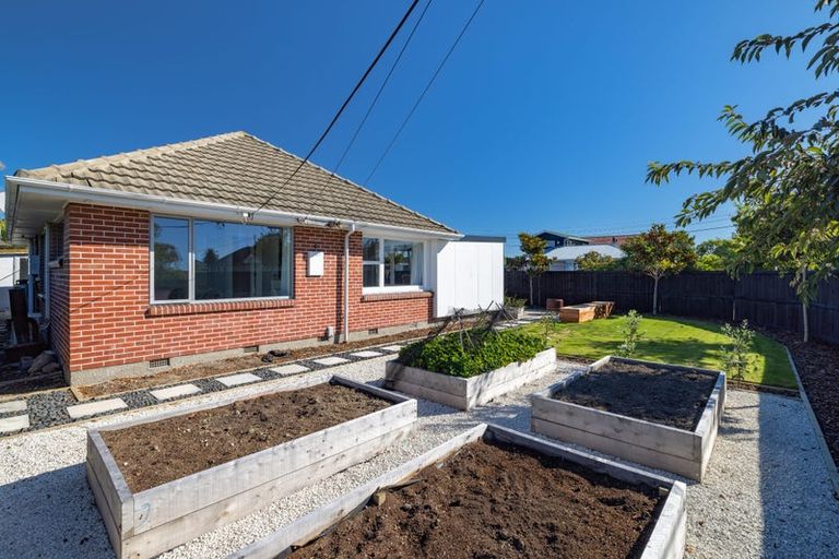 Photo of property in 2 Pembroke Street, Avondale, Christchurch, 8061