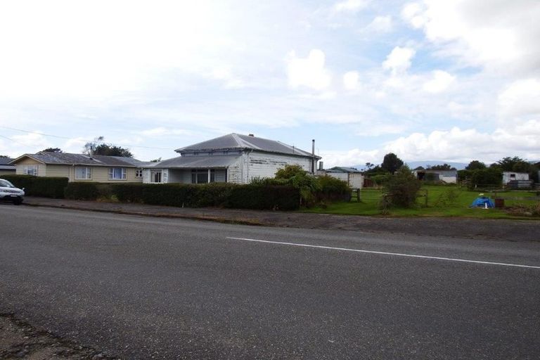 Photo of property in 107 Domett Street, Westport, 7825