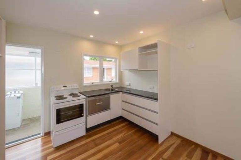 Photo of property in 3/28 Bute Road, Browns Bay, Auckland, 0630