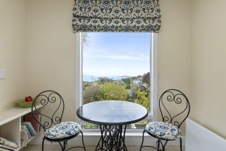 Photo of property in 53 Oakleigh Street, Maungaraki, Lower Hutt, 5010