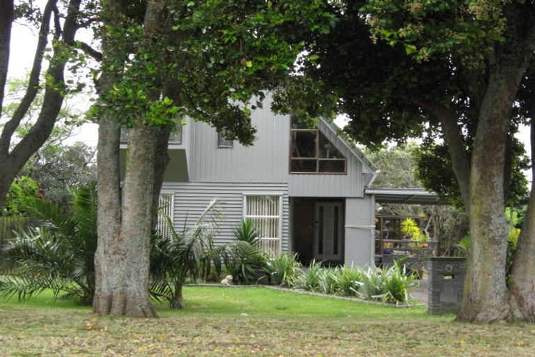 Photo of property in 14 Ashcroft Avenue, Mangere Bridge, Auckland, 2022