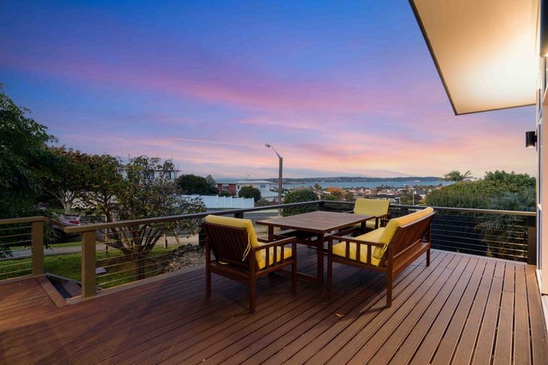 Photo of property in 19 Westpark Drive, West Harbour, Auckland, 0618