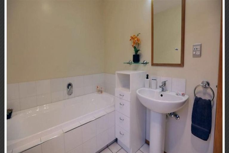 Photo of property in 2/74 Canon Street, St Albans, Christchurch, 8014