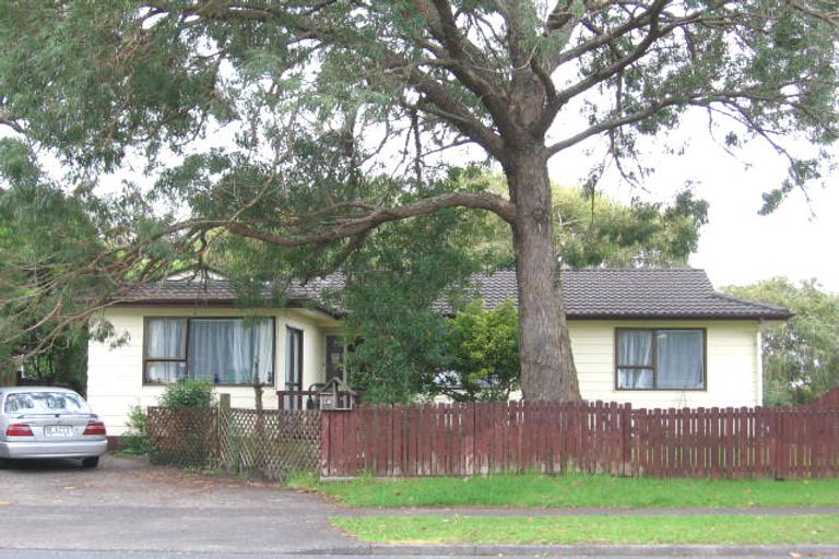 Photo of property in 13 Luanda Drive, Ranui, Auckland, 0612