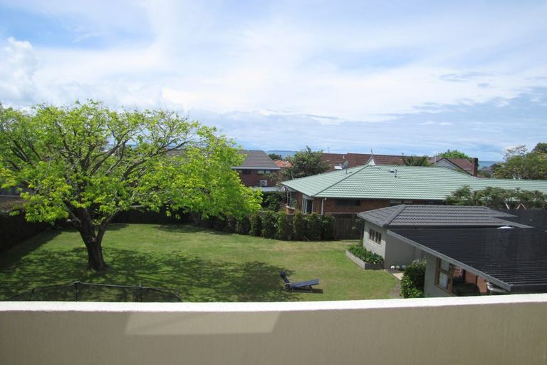 Photo of property in 1/13 Sylvan Park Avenue, Milford, Auckland, 0620