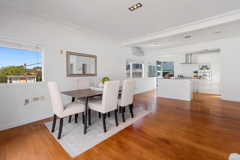 Photo of property in 4 The Esplanade, Campbells Bay, Auckland, 0630