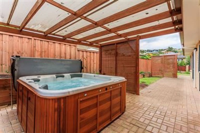 Photo of property in 45 Caversham Drive, Torbay, Auckland, 0630