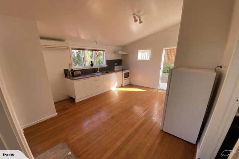 Photo of property in 45 Oxford Street, Lyttelton, 8082