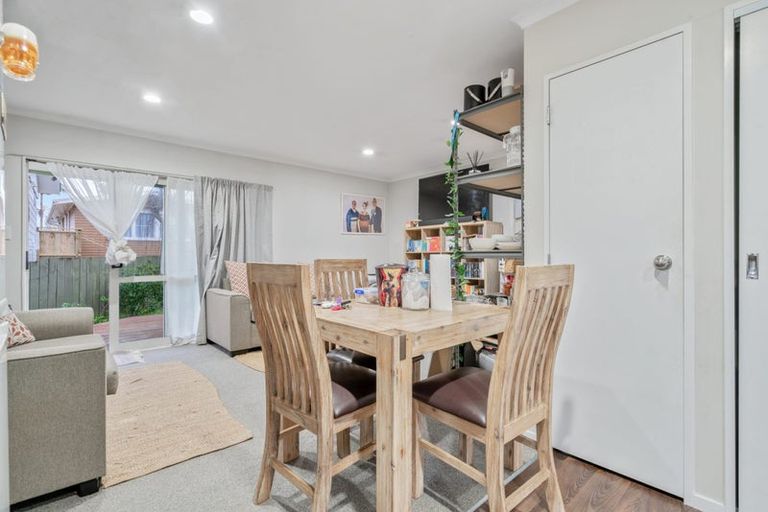 Photo of property in 8 Lomas Place, Manurewa, Auckland, 2102