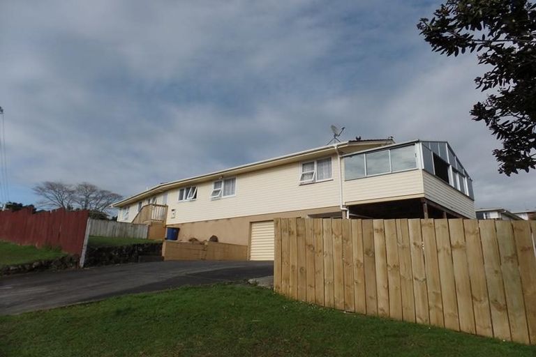 Photo of property in 14 Helena Street, Massey, Auckland, 0614