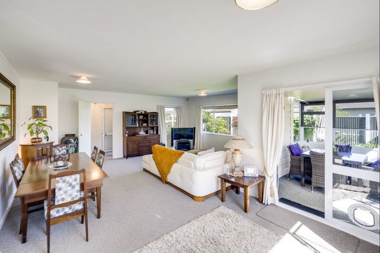 Photo of property in 425 Southland Place, Raureka, Hastings, 4120