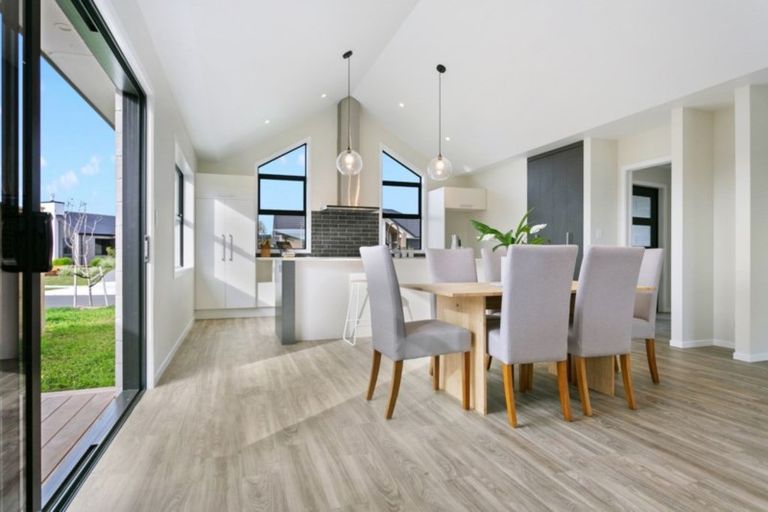 Photo of property in 6 Lewis Way, Cambridge, 3434