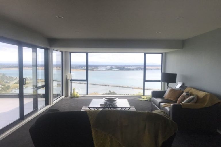 Photo of property in 11b Inverness Lane, Redcliffs, Christchurch, 8081