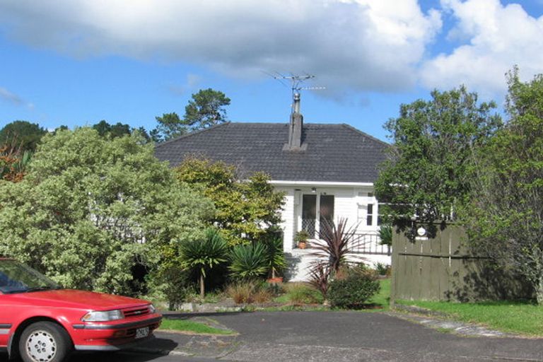 Photo of property in 1/23 Roland Hill, Glen Eden, Auckland, 0602