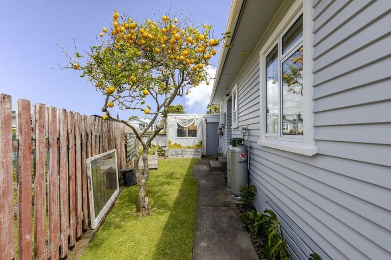 Photo of property in 380 Devon Street West, Lynmouth, New Plymouth, 4310