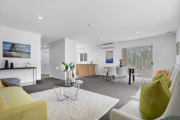 Photo of property in 1/17 Charlenne Close, Ranui, Auckland, 0612