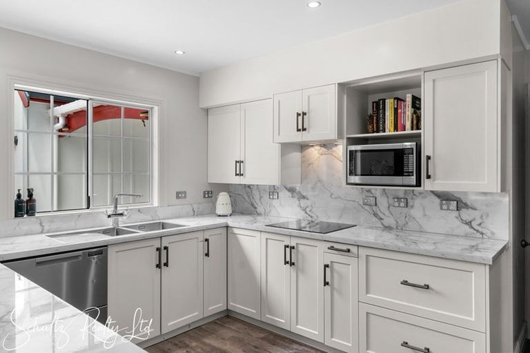 Photo of property in 3251 Paparoa-oakleigh Road, Paparoa, 0571